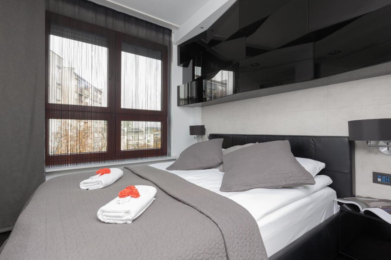 Warsaw Srodmiescie Riverside Three-Bedroom Apartment By Renters Exterior foto